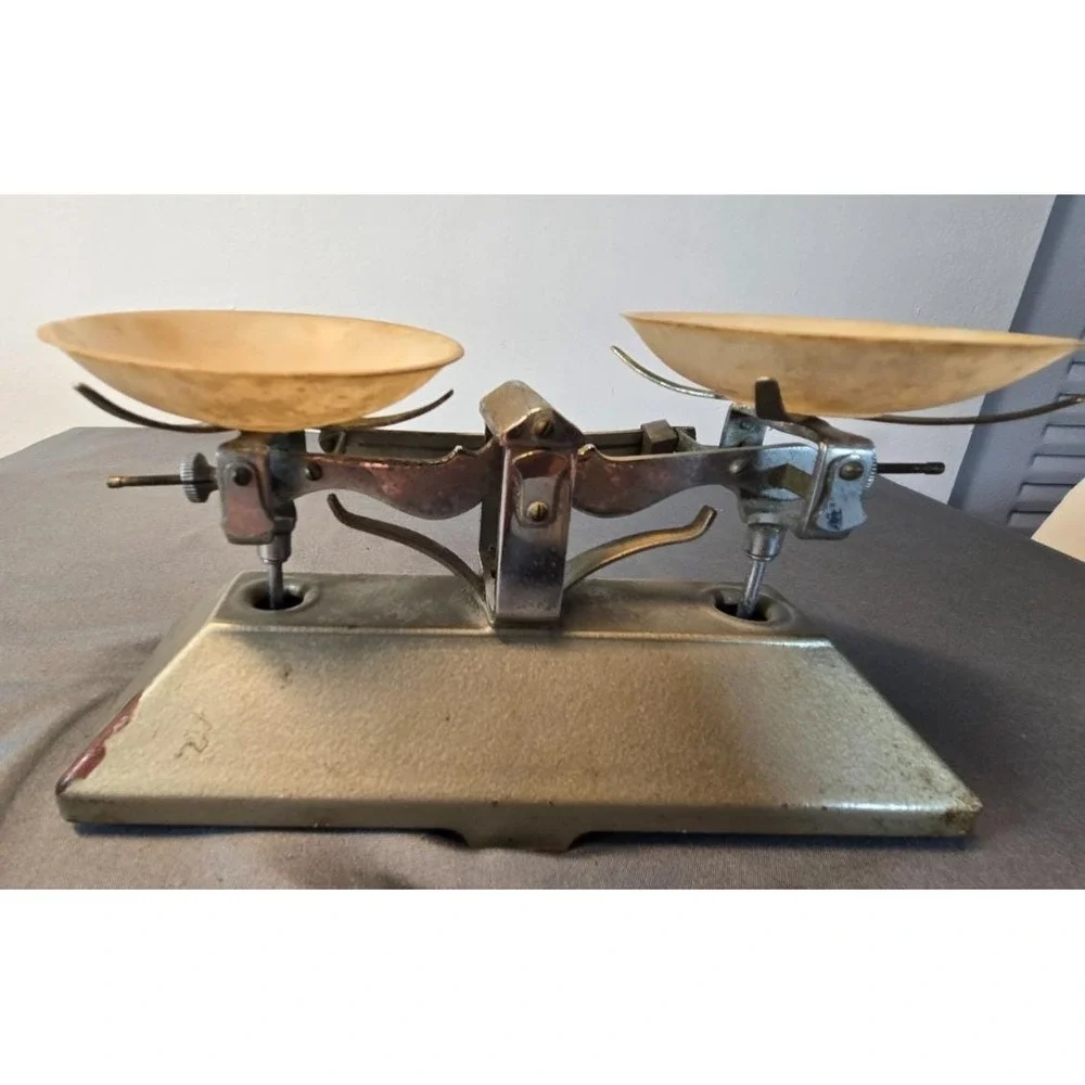 Vintage 1960s Chinese Laboratory Balance Scale – 100g Capacity / 0.1g Sensitivit